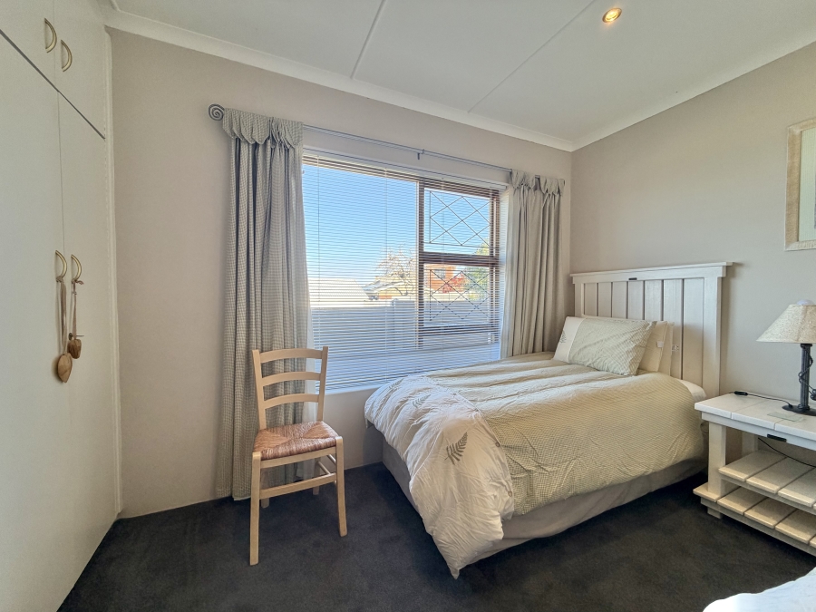 3 Bedroom Property for Sale in Wavecrest Eastern Cape